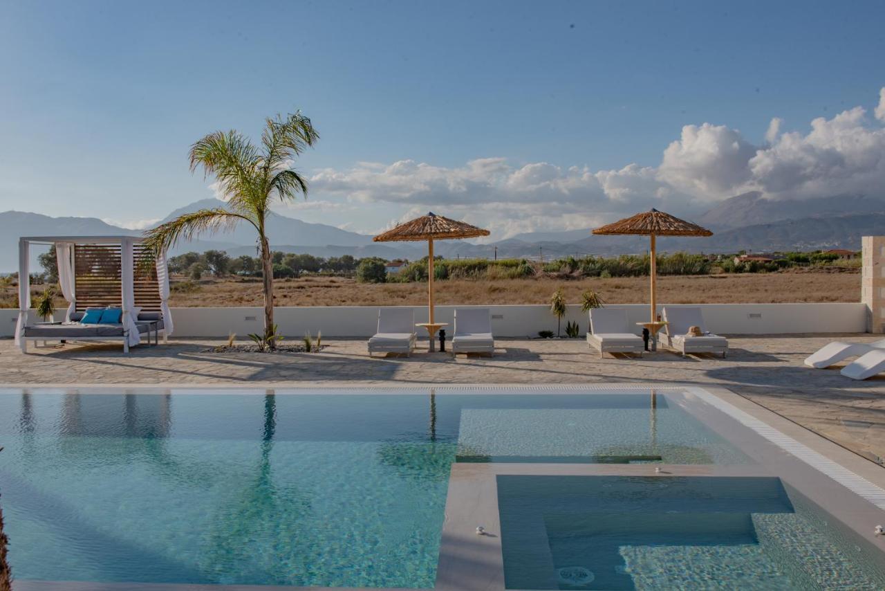Villa Pnoe Seaside Каламаки Екстериор снимка