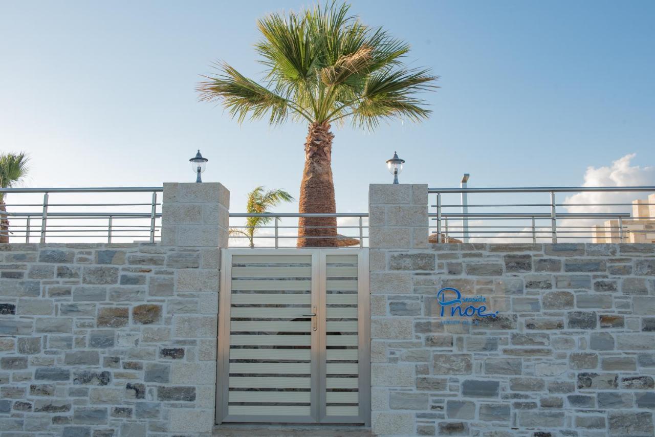 Villa Pnoe Seaside Каламаки Екстериор снимка