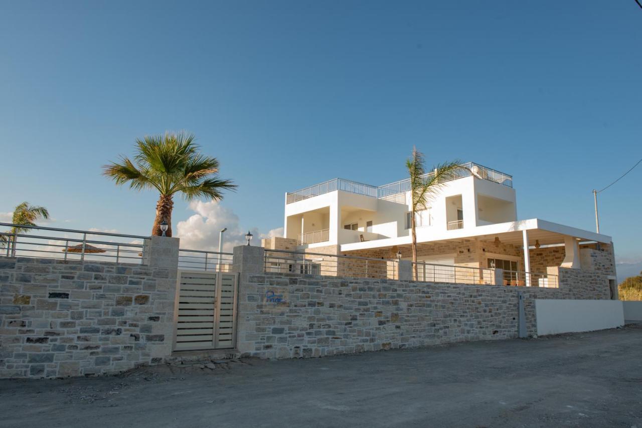 Villa Pnoe Seaside Каламаки Екстериор снимка